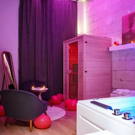 La Plume D'amour- Au Coeur Du Vieux * Tours