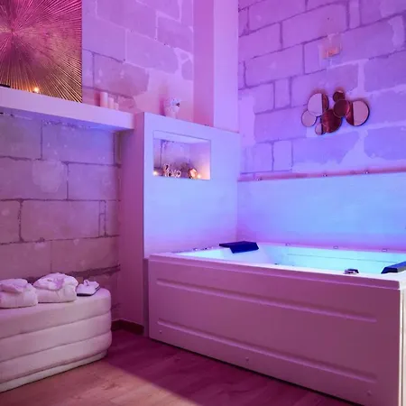 La Plume D'amour- Au Coeur Du Vieux