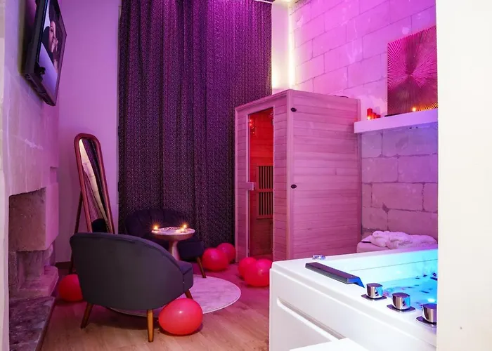 La Plume D'amour- Au Coeur Du Vieux * Tours