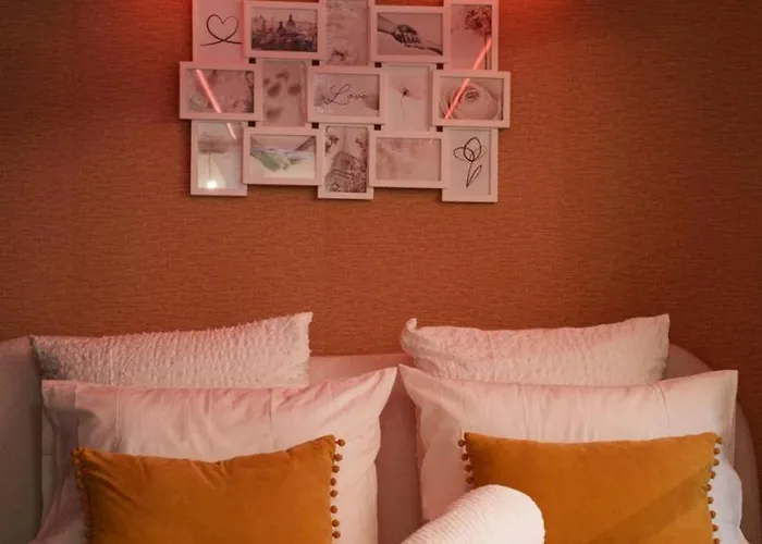 La Plume D'amour- Au Coeur Du Vieux