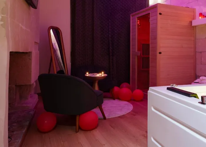 La Plume D'amour- Au Coeur Du Vieux Tours