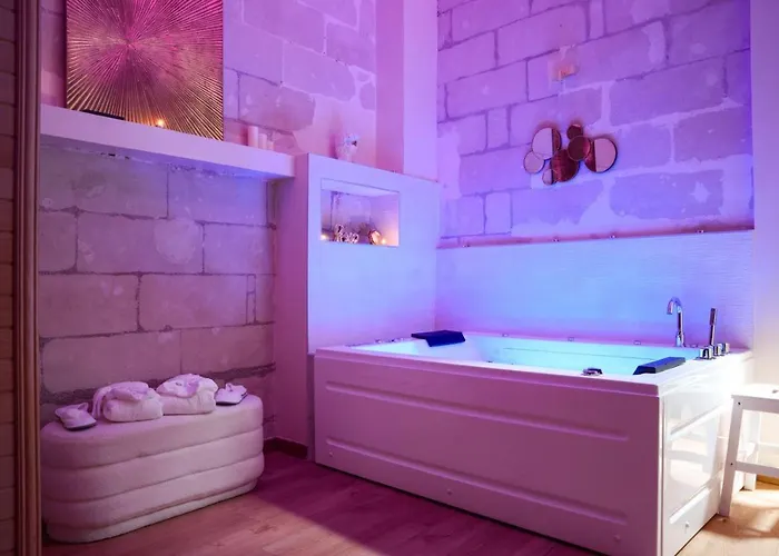 La Plume D'amour- Au Coeur Du Vieux